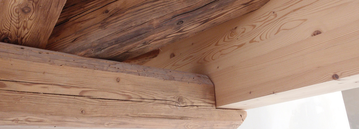 Konstruktion Dachstuhl Holz Detailaufnahme